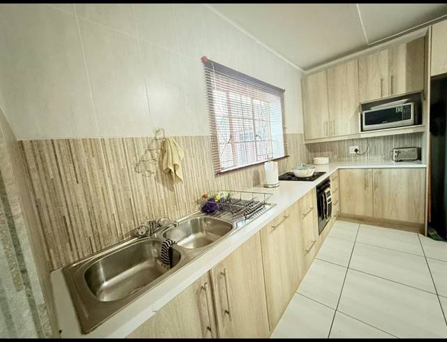 3 BEDROOM HOUSE FOR SALE IN VANDERBIJLPARK CW 5